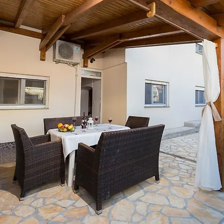 Apartmani Maksan Apartment Pakostane