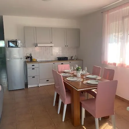 Apartmani Maksan Apartment