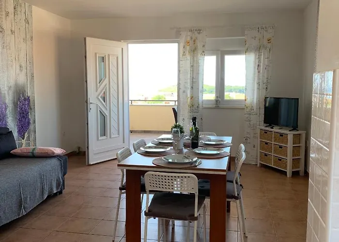 Maksan Apartament *
