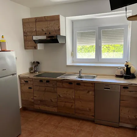 Apartmani Maksan Apartment *
