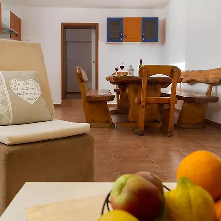 Apartment Apartmani Maksan *
