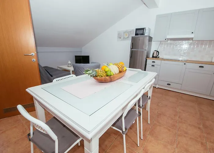 Apartman Apartmani Maksan Pakostane
